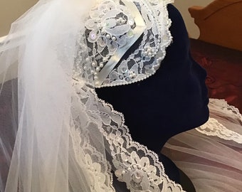 Vintage Juliet cap and veil, super glam!