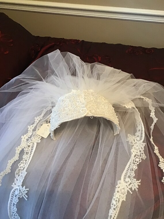 Vintage bridal headpiece and veil - image 4