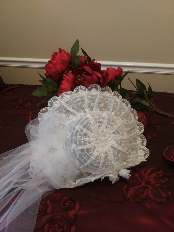 Vintage white bridal hat and veil - image 7