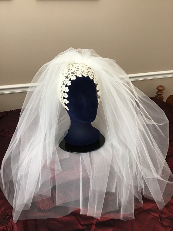 Vintage bridal headpiece Juliet cap and veil - image 1