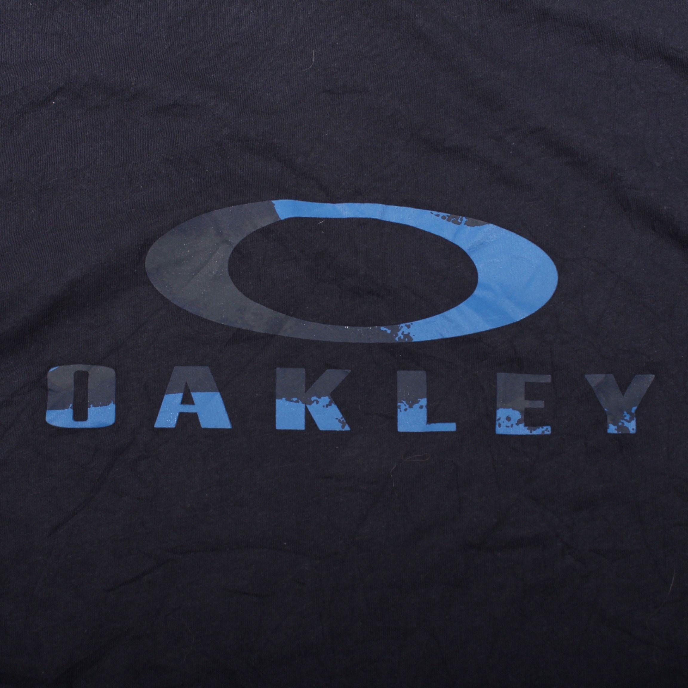 Vintage Y2K Oakley T-shirt - Etsy
