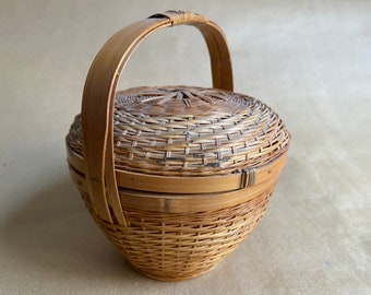 Small Round Lidded Basket Potpourri Basket