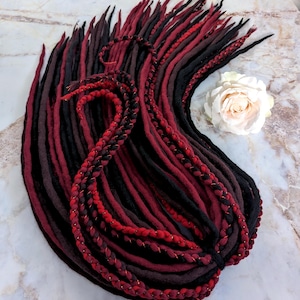 Extensiones de rastas de lana merino burdeos y negro, conjunto de rastas góticas de doble punta con trenzas