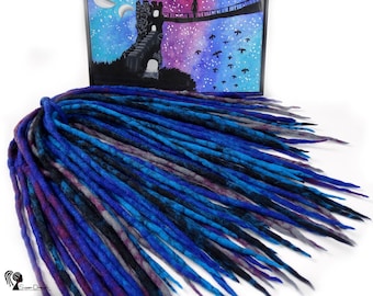Extensiones de rastas de lana merino azul, negro y morado, estilo cósmico, con doble punta.
