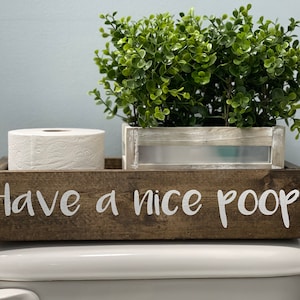 Scatola di carta igienica in legno fatta a mano: arredamento rustico per il bagno in stile fattoria