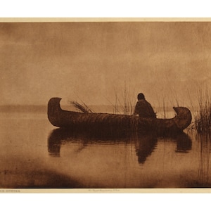 Impresión artística de una canoa de nativos americanos, fotografía de Edward S. Curtis, cazador de patos Kutenai, indígena canadiense, indio americano, foto sepia vintage
