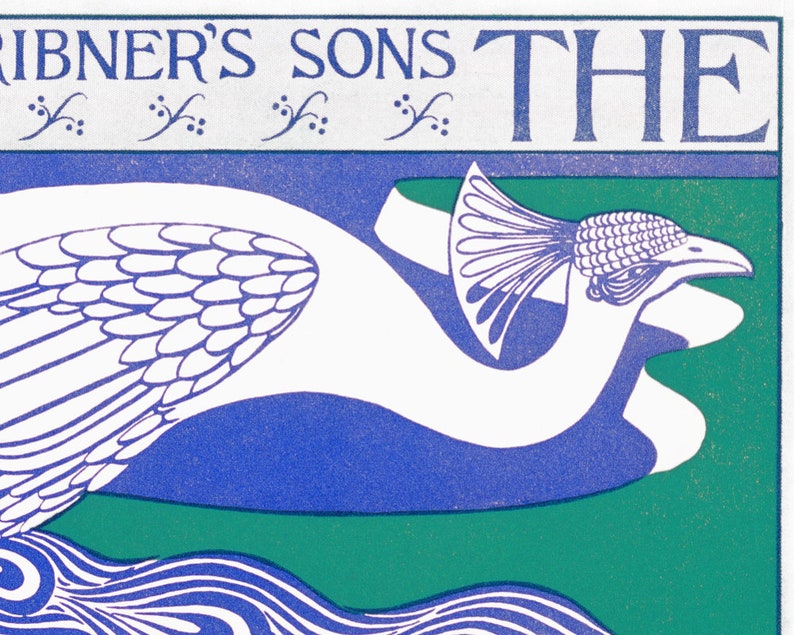 Puede incluir: Ilustraci&oacute;n vintage de un p&aacute;jaro blanco estilizado con detalles azules y blancos sobre un fondo azul y verde. El texto "SCRIBNER'S SONS THE" est&aacute; en la parte superior, en un estilo cl&aacute;sico.