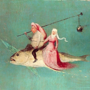 Op de afbeelding: Een schilderij met twee figuren die op een grote vis door een turquoise ruimte rijden. E&eacute;n figuur draagt een witte jas en een roze hoed en houdt een lange paal vast. De andere figuur draagt een roze jurk en een witte hoofdbedekking. Een lantaarn hangt aan de paal.