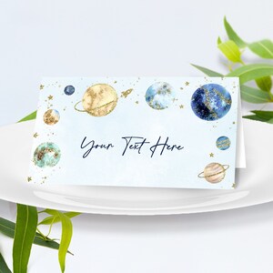 Cartes de place modifiables pour l'espace extra-atmosphérique, cartes de table Galaxy Planets, cartes de nourriture garçon astronaute, cartes de tente de fusée dorée, cartes de buffet de planètes CEP071