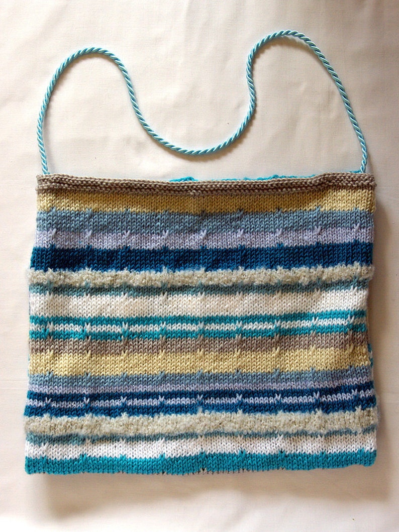 Knitted tote in turquoise