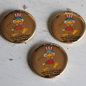 Go For The Gold Sam The Olympic Eagle Mascot Pinback Button Pin L.A. Juegos Olímpicos de 1984 imagen 1