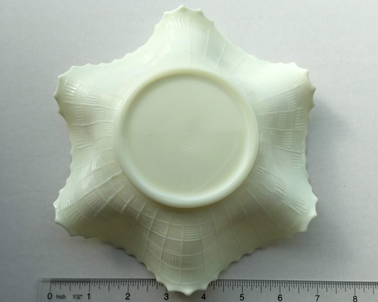 Download Antique Northwood Glass Ruffled Bowl Grape and Cable Pattern - Custard Glass / Uranium