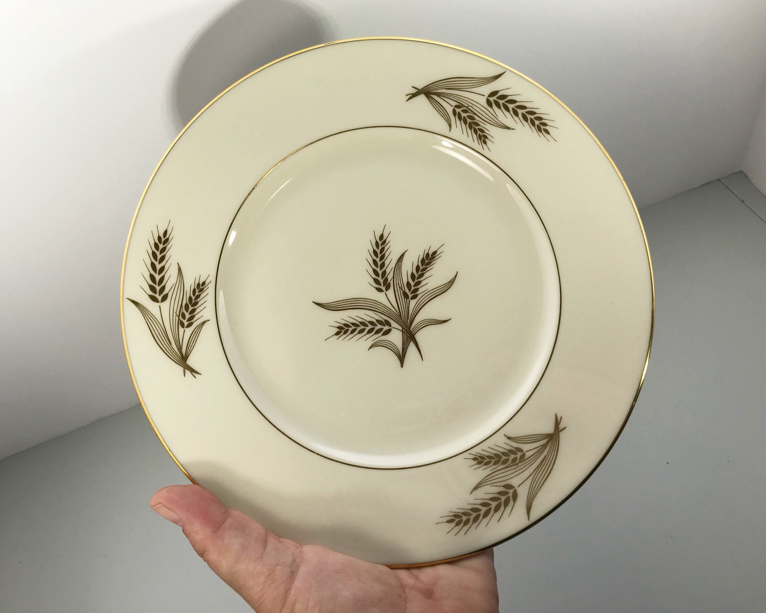 grant gustin and selena gomez dating