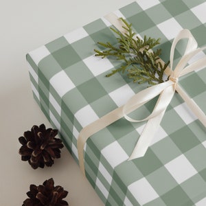 Green Plaid Wrapping Paper, Christmas Gift Wrap, Holiday Gift Wrap, Birthday Wrapping paper, Cute Gift wrap, Pretty wrapping, under the tree