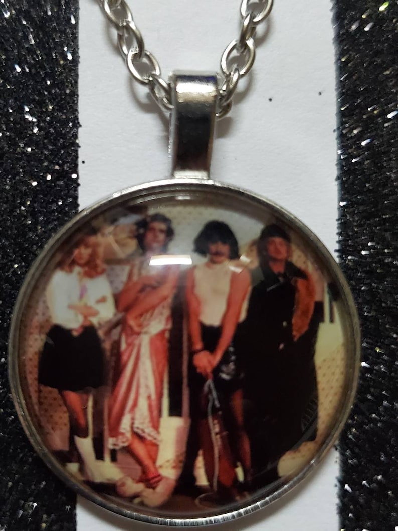 I Want To Break Free Cabochon Necklace