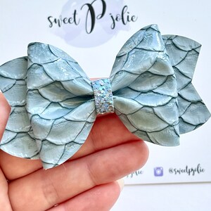 Ocean Blue Textured Mermaid Scale Faux Leather + Glitter Hair Bow // Summer Ocean Print Hair Clip Headband // Girls Newborn Baby