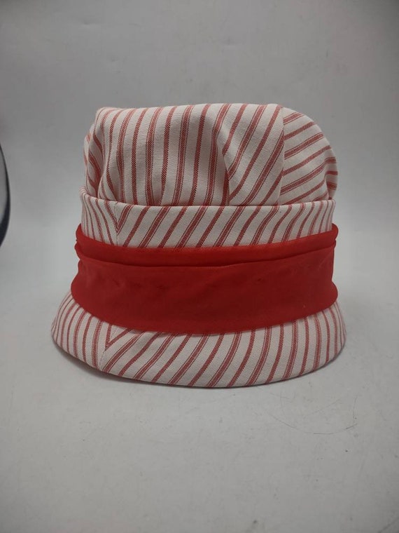 Vintage Cloche Style Hat Striped MOD 1960s - image 5