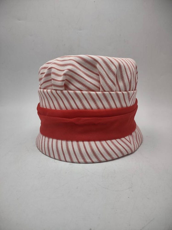 Vintage Cloche Style Hat Striped MOD 1960s - image 1