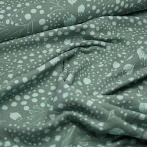 Muslin blueberry star flowers green