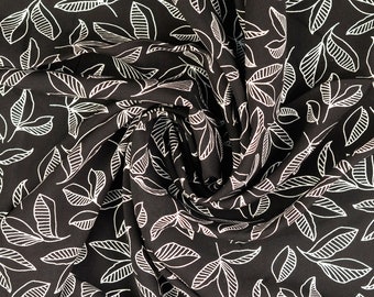 Viskose Webware Blumen auf schwarz