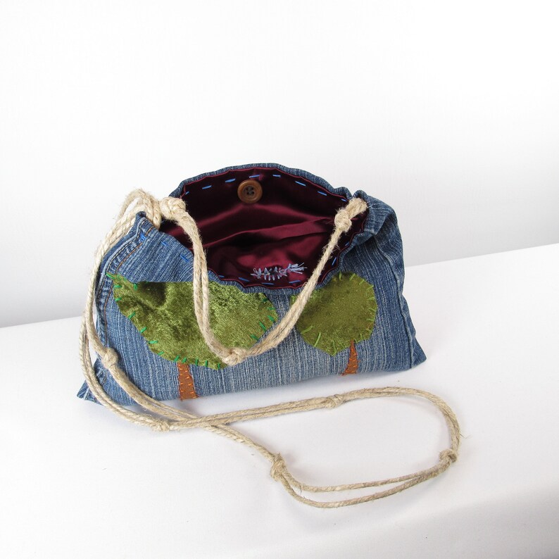 Crossbody purse.