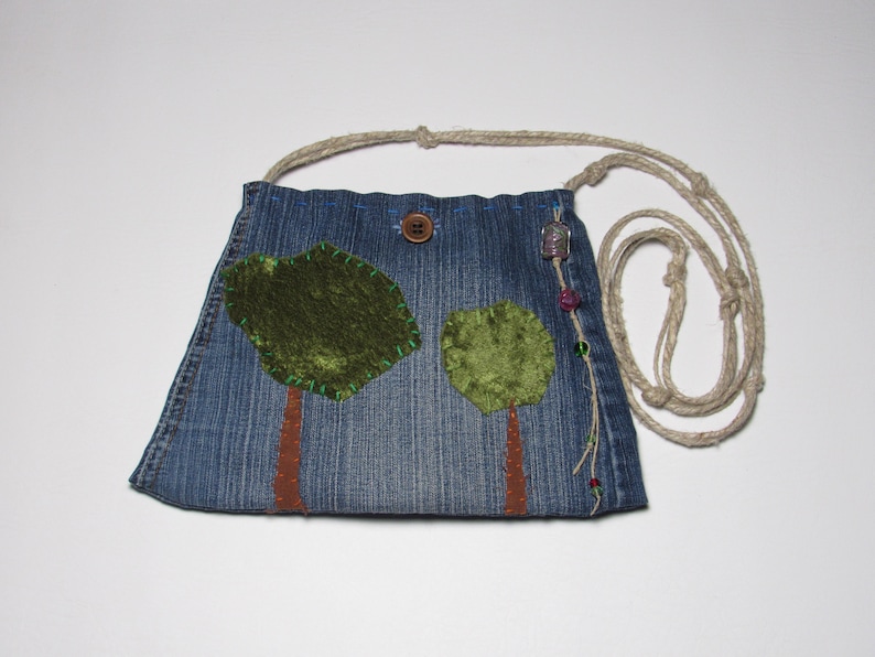 Crossbody purse.