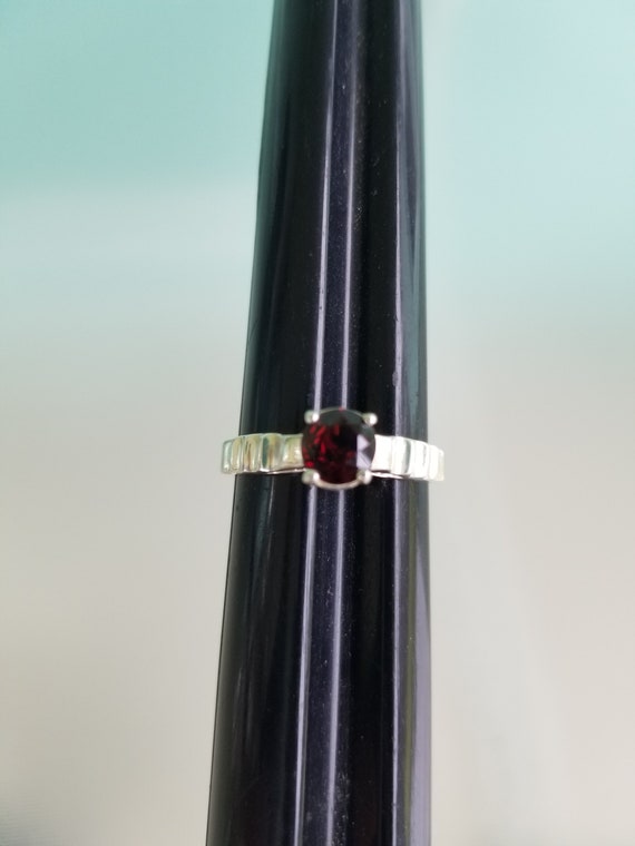 Sterling Size 9 Garnet Solitaire Ring silver - image 5