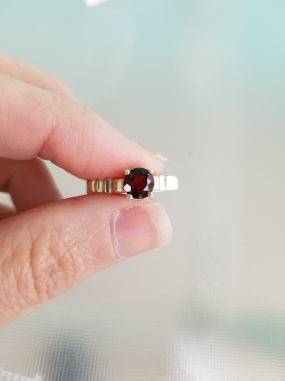 Sterling Size 9 Garnet Solitaire Ring silver - image 1