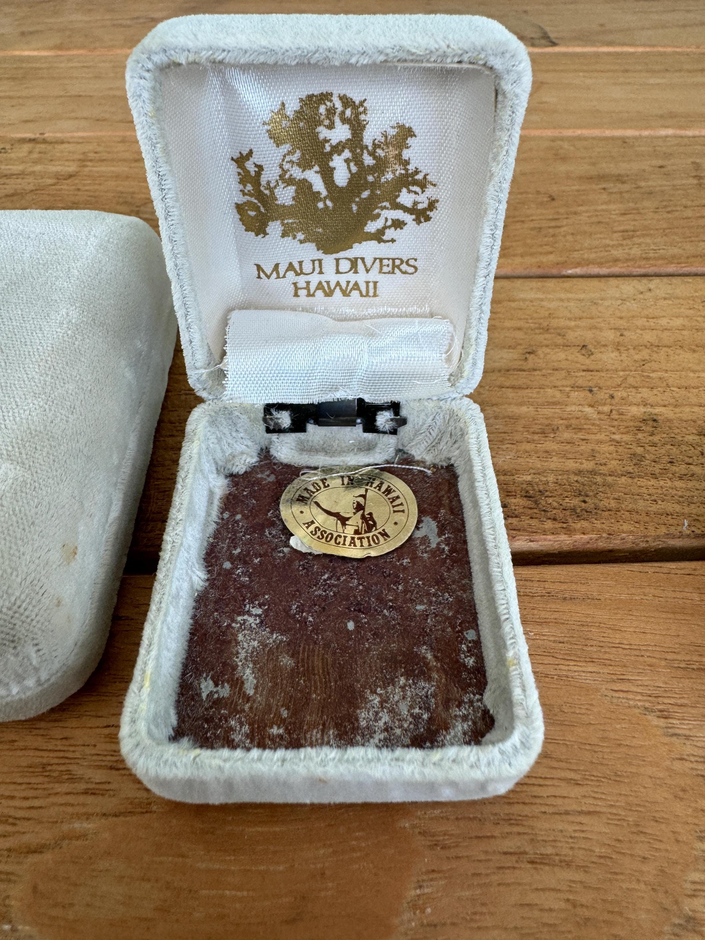 Maui Divers Hawaii Coral Pendant Necklace and Earring Set 14k Gold