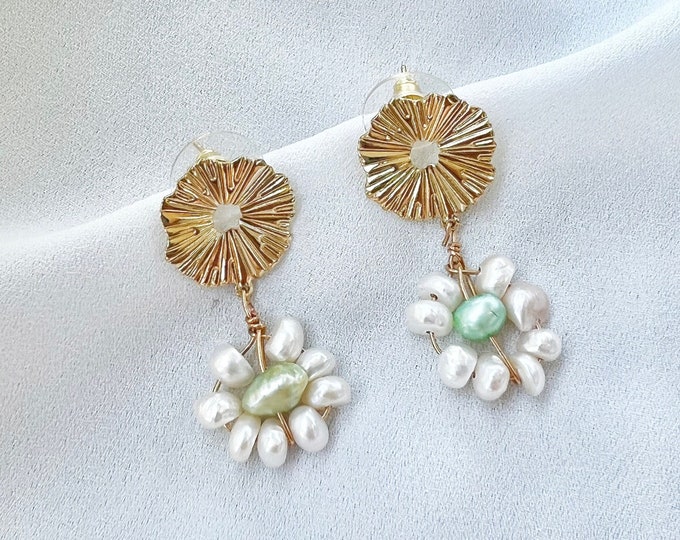 Gren Daisy pearl gold stud earrings