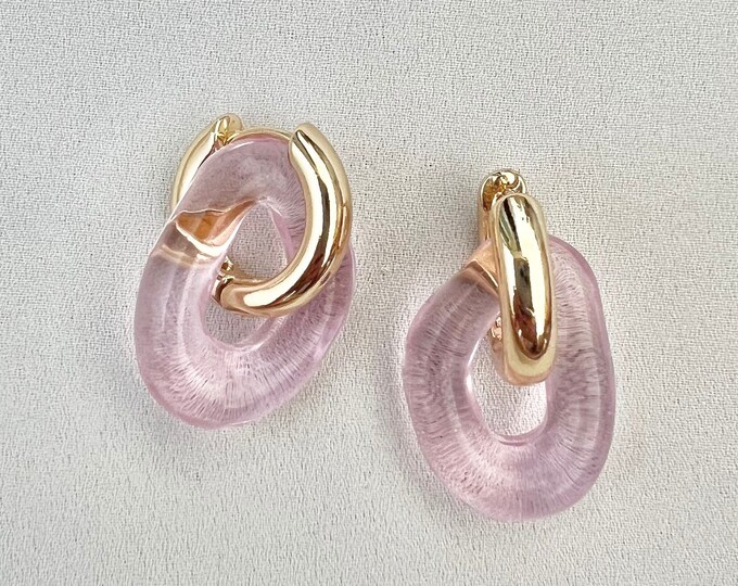 Light pink irregular glass ring gold hoops