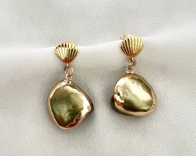 Green baroque pearl shell stud earrings