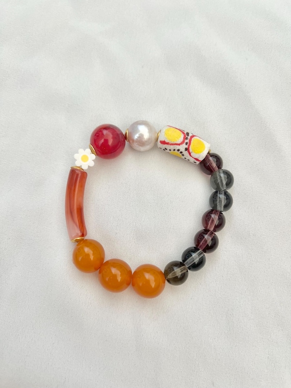 Baroque pearl daisy Krobo and glass bead bracelet