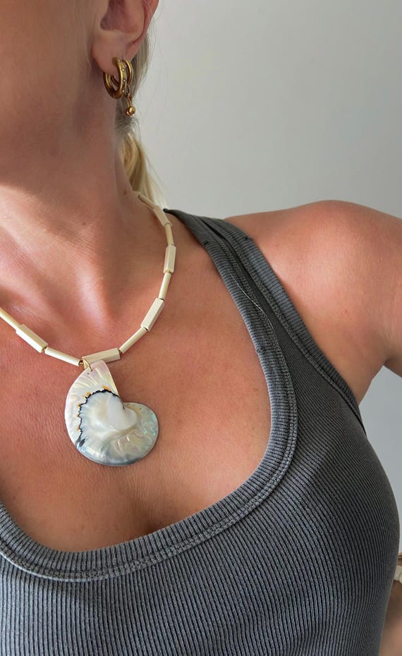 Unique Nautilus shell white bead necklace