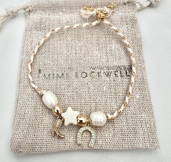Cowgirl boot horseshoe pearl beige string bracelet