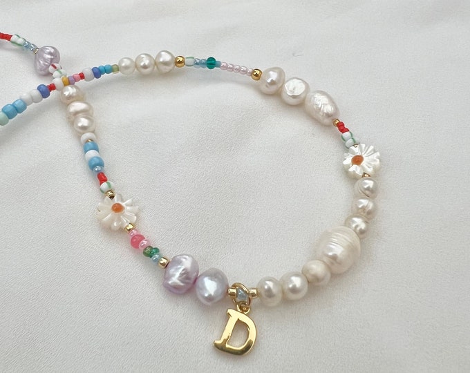 Custom letter initial daisy bead pearl necklace