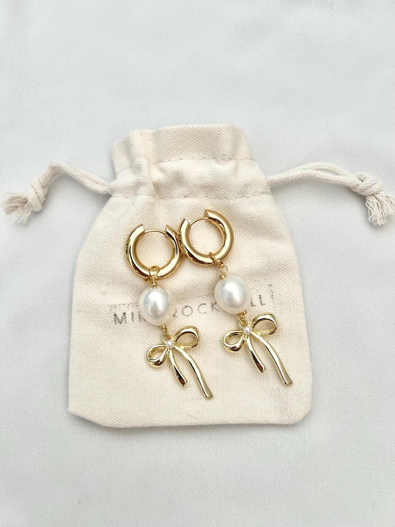 Bow Baroque Freshwater pearl thick gold hoop earrings