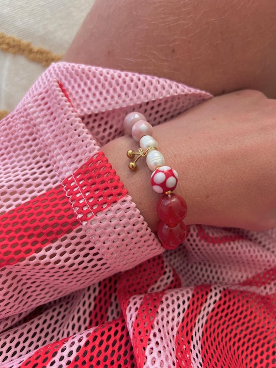 Red and pink cherry charm beaded bracelet