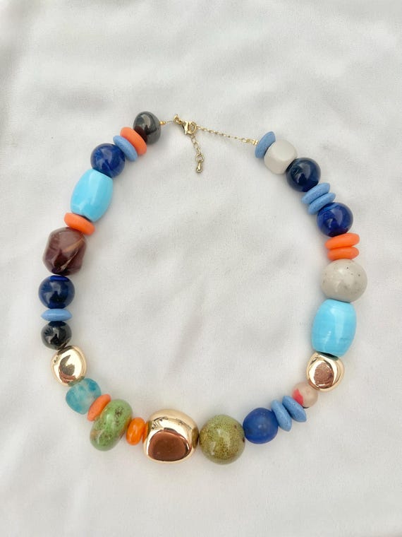 Large multicoloured gold necklace