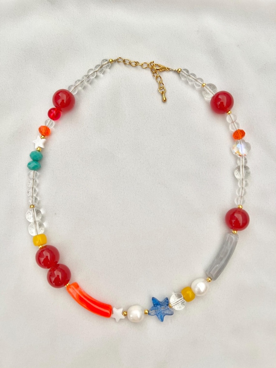 Clear bead multicoloured gold necklace