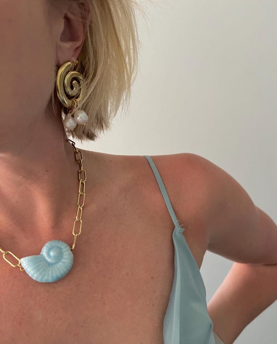 Sky blue large ceramic shell bead gold paperclip necklace