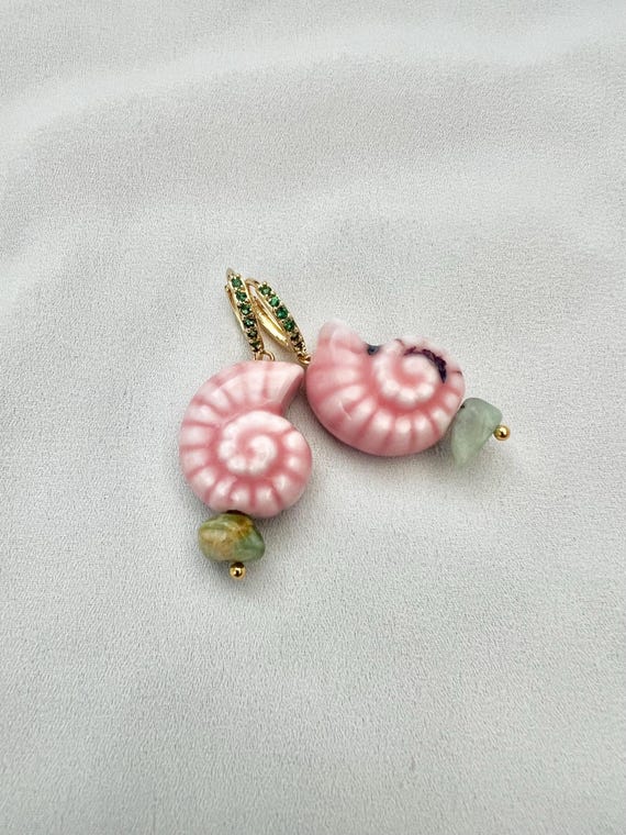 Pink ceramic shell green cubic zirconia stone gold mini hoops