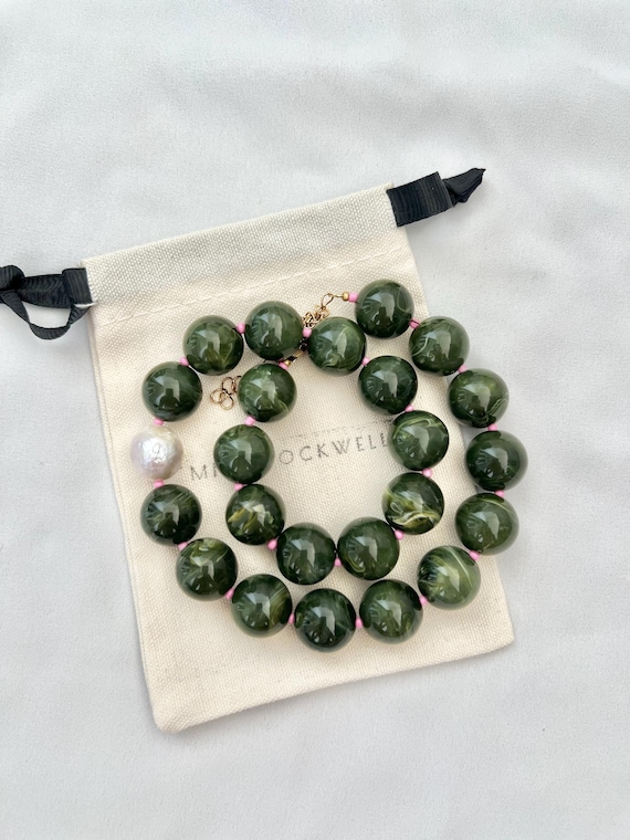 Dark green large bead Barque pearl necklace