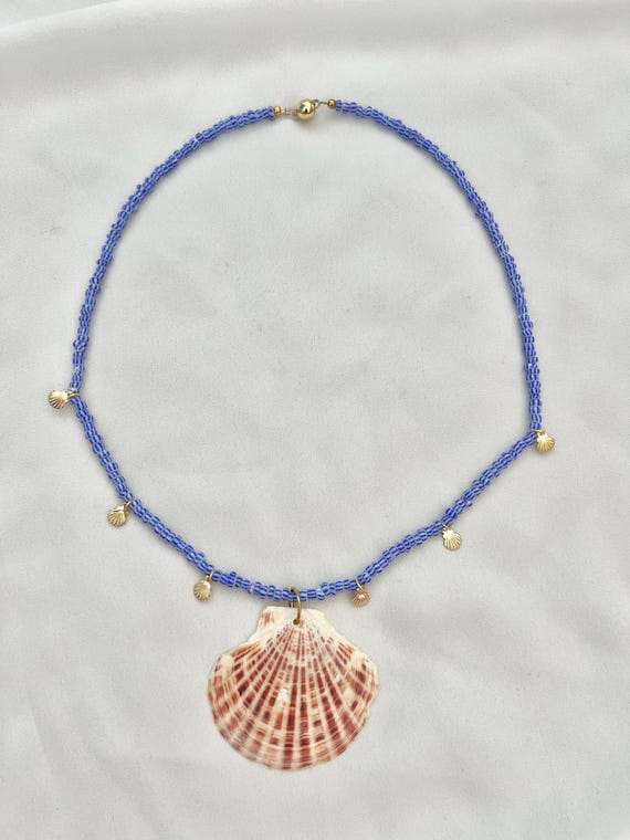 Natural scallop shell blue white stripe glass bead gold shell necklace