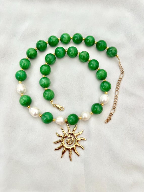 Green Jade stone bead pearl sun pendant gold necklace