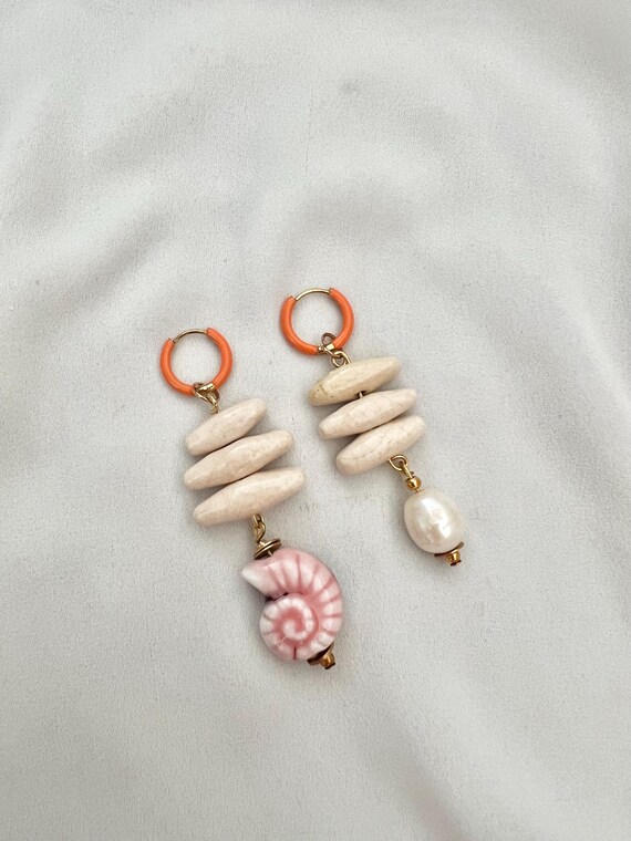 Mismatched pearl ceramic shell bead earrings