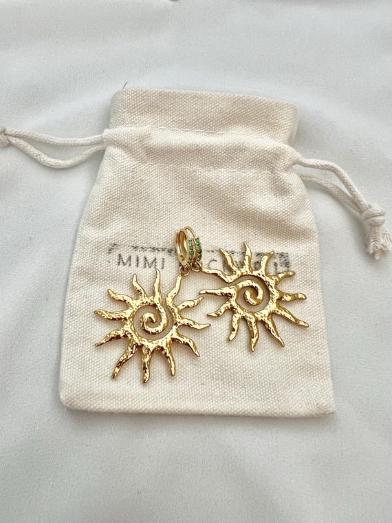 Sun gold pendant green cubic zirconia stone mini huggie hoops