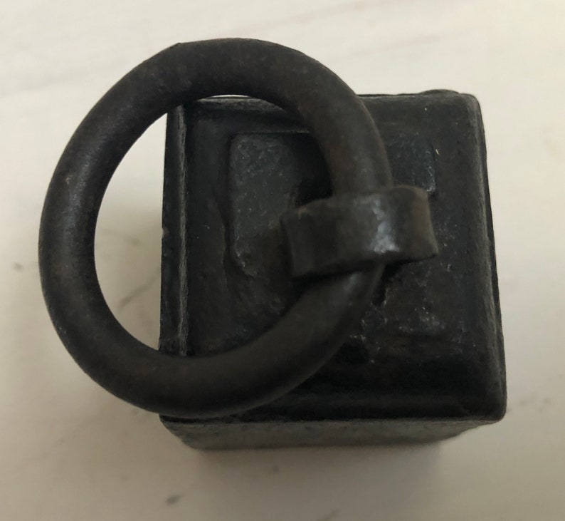 1lb black cast iron ring weight Small paperweight Vintage One pound image 5
