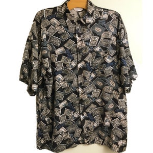 chemise vintage imprimée Blue Stamp Moyenne/grande manches courtes Esquire Button up années 1980 été rétro