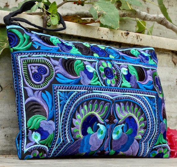 モン族の刺繍入りクラッチバッグ：カラフルなタイの財布 - Etsy 日本